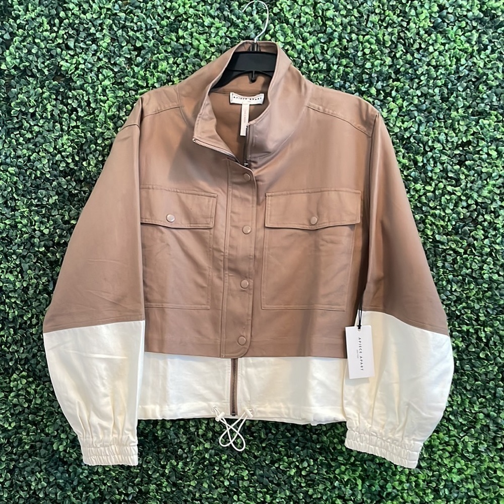 NWT APIECE APART Selva Cropped Windbreaker in Camel - Picture 5 of 13